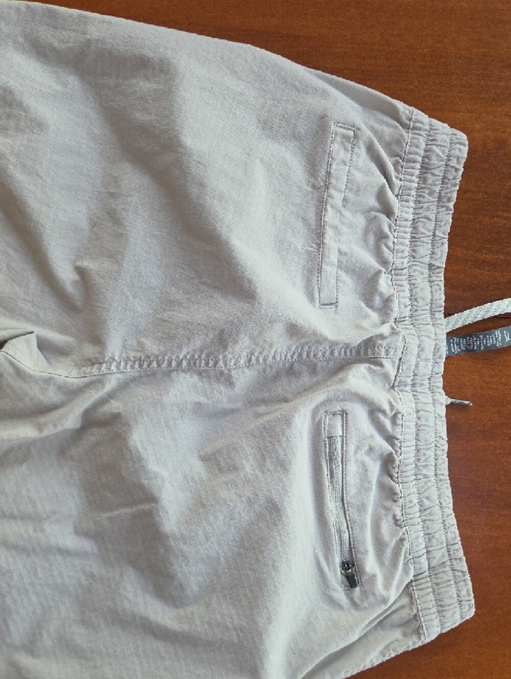 Vuori Womens Elastic Waist Lightweight Ripstop Joggers - Light Beige - Picture 4 of 6
